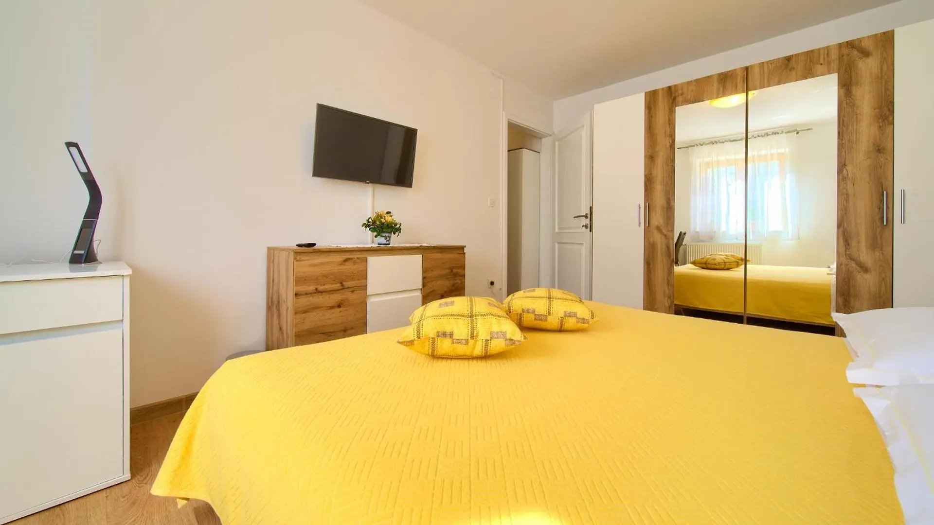 Apartman Meri Krk Town 0*,  Croatia